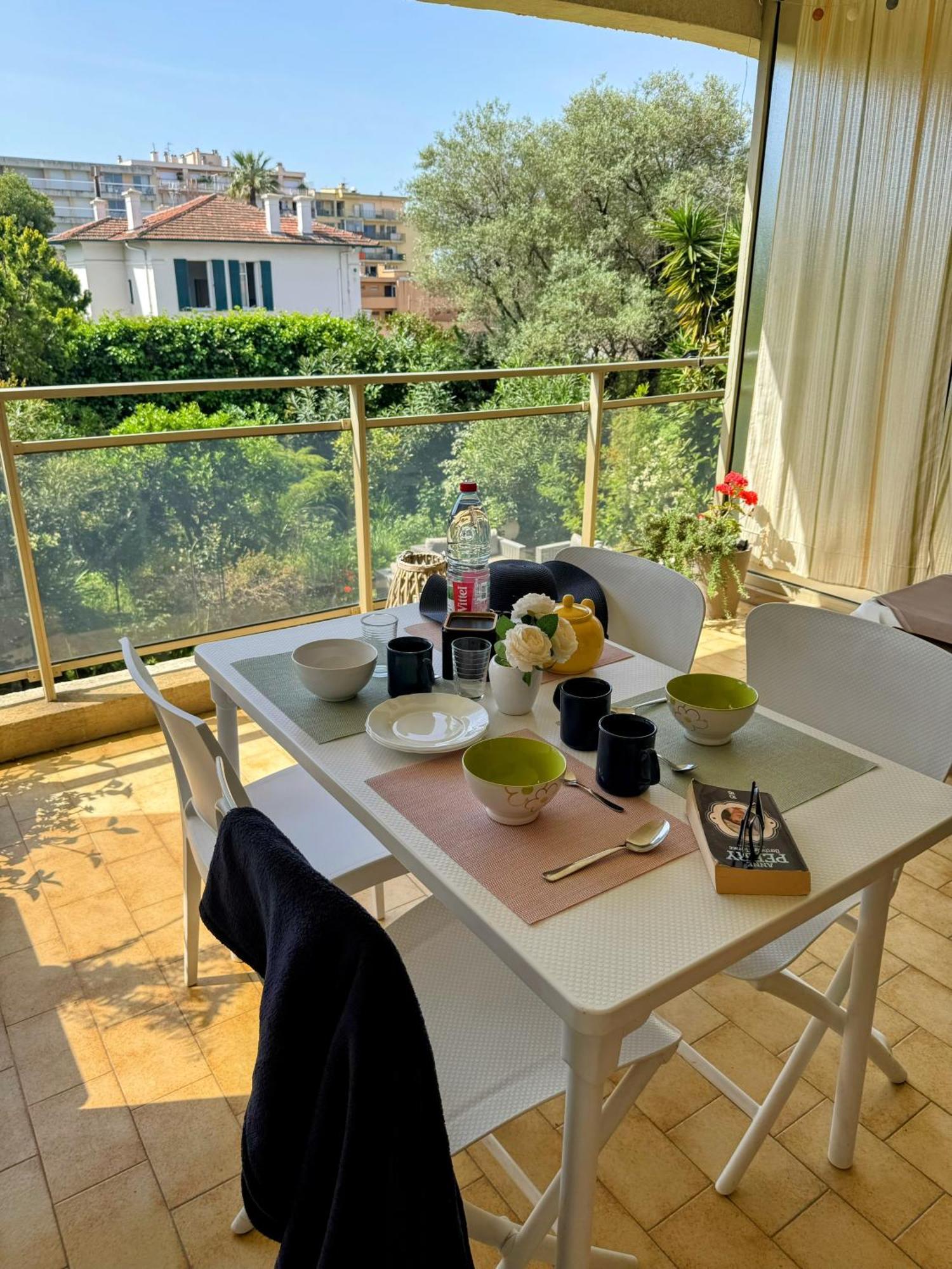 Apt "Laura" Terrasse - Parking - Plage - 5Pers Juan-les-Pins Exterior photo